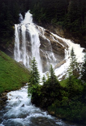 Pyramid Falls, seen from the train 