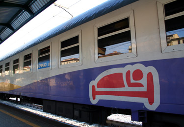 Refurbished sleeping-car on the Paris-Florence/Rome overnight train...