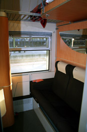 1 2 or 3-bed sleeper, in evening mode, on the Paris-Florence/Rome overnight train...