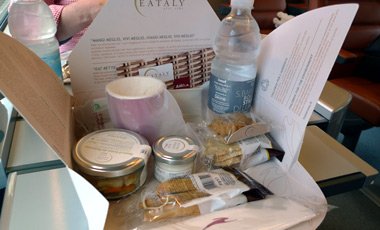 An Eataly lunchbox served on an Italo train