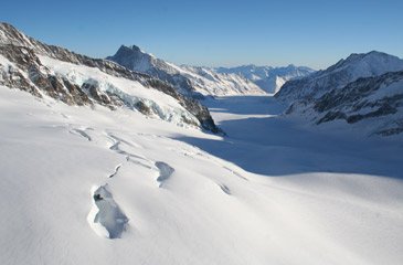 View of the ice plateau from the Jungfrau