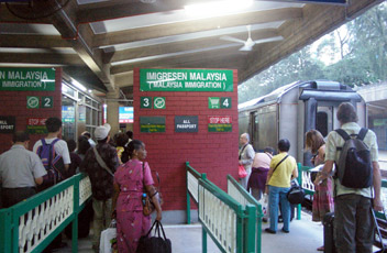Malaysian passport control at Singapore station