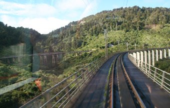 A Wellington to Auckland Overlander crosses to Hapuawhenua Viaduct