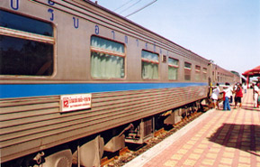 Butterworth (Penang) - Bangkok train:  Older type of 2nd class air-con sleeper 