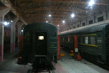 Train 4 in the gauge-changing shed at Erlian