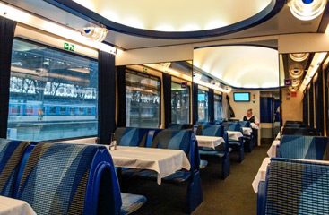 The restaurant car of the Hungaria from Berlin to Budapest