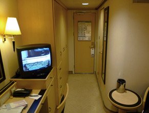 Standard inside stateroom 6012, Queen Mary 2