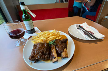 Beef ribs and Spatburgunder red wine on the Amsterdam to Berlin InterCity train