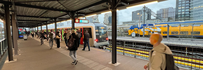 Amsterdam Zuid metro platform