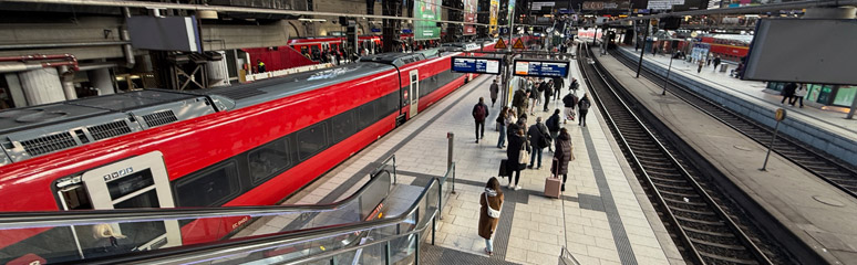Hamburg-Copenhagen train at Hamburg Hbf