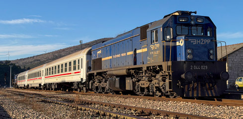 Train from Zagreb to Split