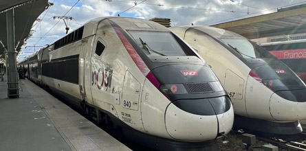 TGV train to Nice boarding at Paris Gare de Lyon