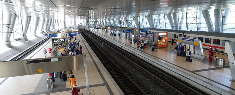 Frankfurt Flughafen platforms