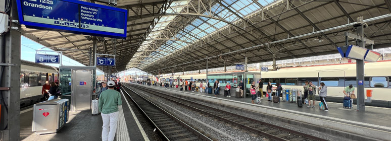 Lausanne station platforms