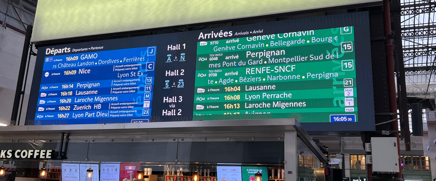 https://www.seat61.com/images/paris-gare-de-lyon-departures-large.jpg