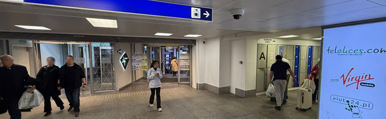 Warsaw Centralna left luggage lockers