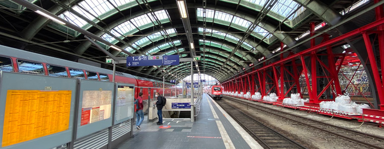 Berlin Ostbahnhof main hall