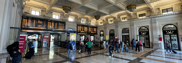 Bologna Centrale left luggage & west platforms