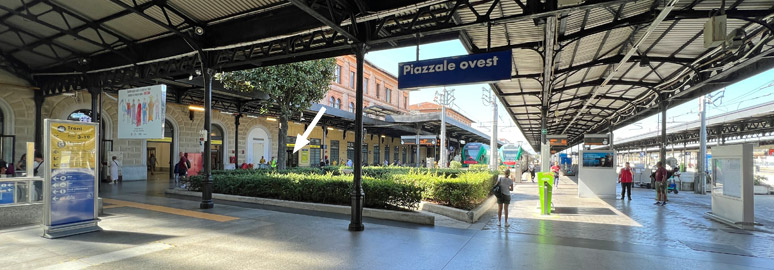 Bologna Centrale left luggage & west platforms