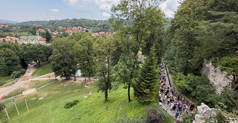 Queue for Castle Bran