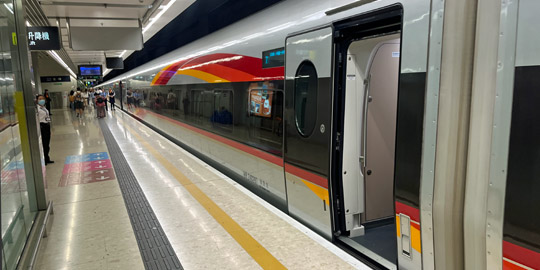 4-berth soft sleeper on Hong Kong to Shanghai train