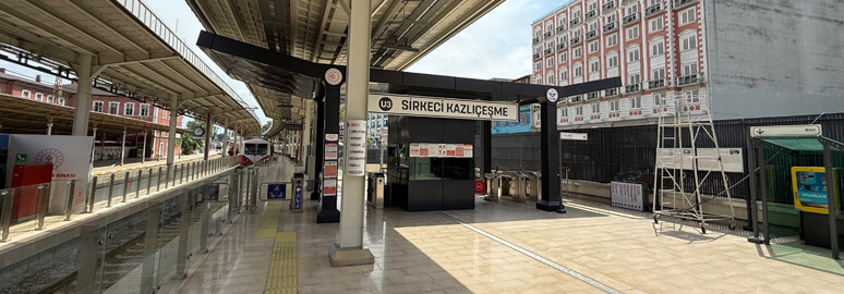 Istanbul Sirkeci platforms for trains to Kazlicesme