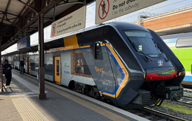 2nd class seats on a regional train from Florence to Pisa