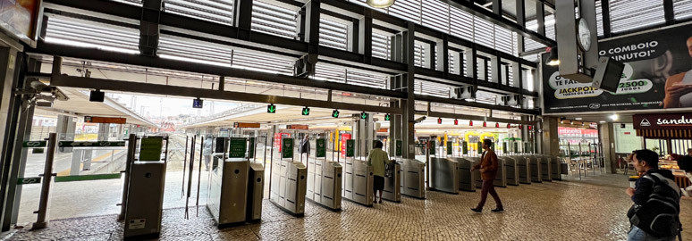 Lisbon Cais du Sodre ticket gates