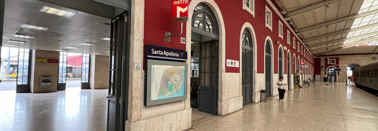 Lisbon Santa Apolonia metro entrance