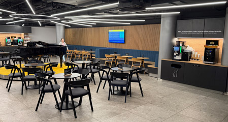 Regiojet lounge at Prague Hlavni