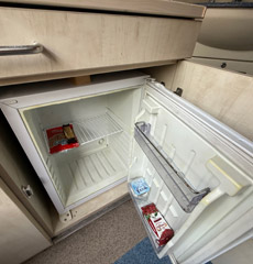 TVS2000 sleeping-car fridge