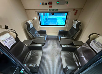 1st class 4-seat 'loca' compartment on a YHT of the Siemens Velaro type