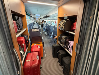 Luggage racks on a YHT of the Siemens Velaro type