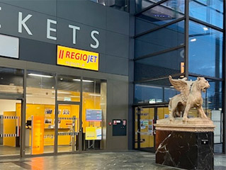 Entrance to the Regiojet lounge at Vienna Hauptbahnhof